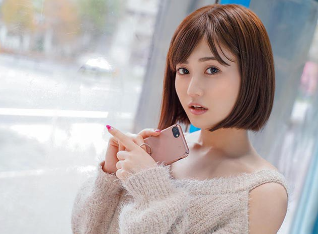 【マジックミラー号】SNSに夢中なイマドキ女子大生が衝動的に出演！欲しがりな身体が見知らぬ男の腰使いに乱れはじめる