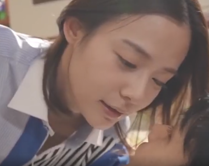 【NTR美少女】”あぁん♡彼氏より熱い...♡”スレンダーエロ美人なバイト先の美乳先輩がイケメン男と浮気セックス！吉高寧々