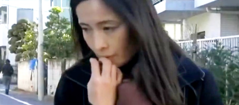 【ヘンリー塚本】~五十路の熟女~「こんなおばさんに欲情しないで…」この女、実はとんでもないスケベ女で…