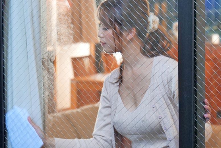 【人妻】「だめ…見ないで…！」夫に言えぬ欲望を隣人にぶつけてしまう！腰を絡め甘く果てる背徳の一夜ｗ■小早川怜子