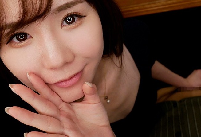 【痴女お姉さん】「エッチなこと…シよ♡」スレンダーエロ貧乳な美人美少女が階段で男とスケベセックス！