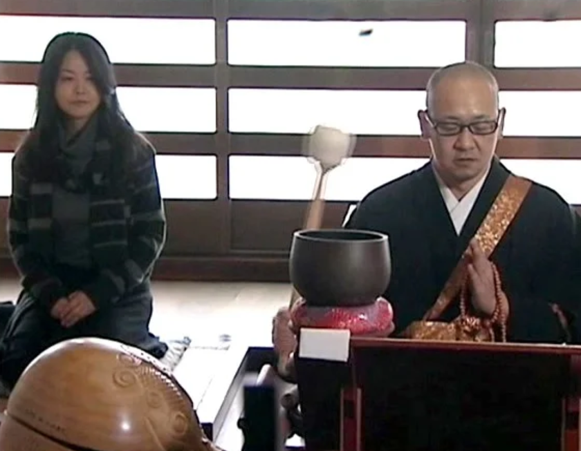 【ヘンリー塚本】～人妻とお寺の和尚～「ここってエッチなこと禁止じゃないの？」おばさん主婦がお寺の住職と...