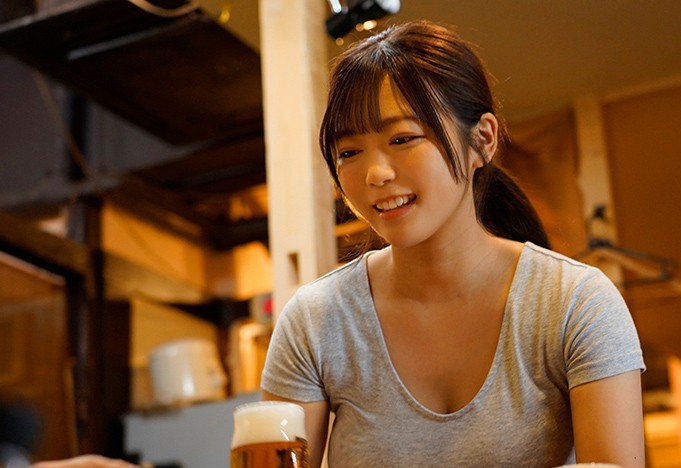 【田舎の巨乳アルバイト】終電逃したら選択肢はヤるか飲むか！閉店後の居酒屋で看板娘に誘われて朝までヌキっぱなし■羽咲みはる