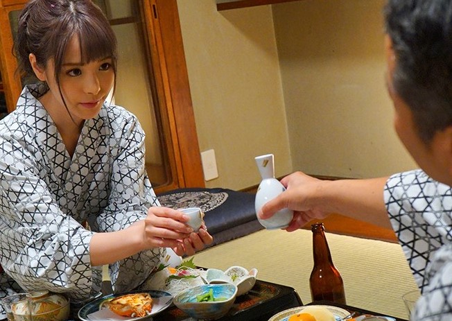 【女社員×出張の悲劇】温泉地で部屋を割り振られたその夜の出来事 酔いが回った体に誰かの手が触れた気がした■桃乃木かな