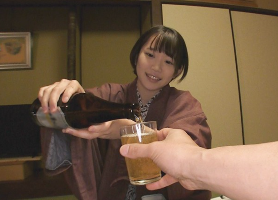 【ハメ撮り美少女】「誰かに見られたら…でも気持ちよすぎて…♡」旅館でも露天でも抜かず連発、イキっぱなしの初夜☆架乃ゆら
