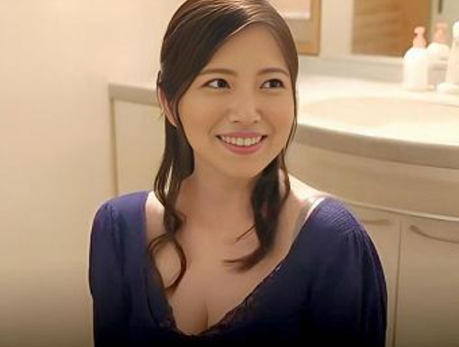 【友達の母親】”あいつの母ちゃんエロいな...”若い男を誘惑してしまうこのスケベ妻、息子の悪友に狙われてしまい...木下凛々子