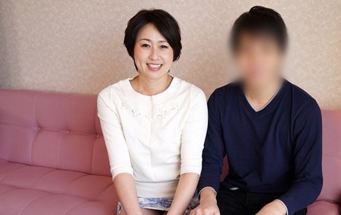 【近親相姦】「女のカラダはこうなってるのよ？♡」狂った子供の性癖を解消しようと自らの肉体を差し出すエロ熟女ｗ