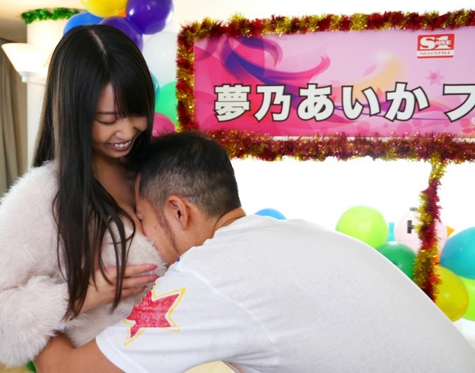 【爆乳スキンシップ】選ばれた一般ファンが昇天！ロリ顔アイドルの濃厚フェスに精子が追いつかない■夢乃あいか
