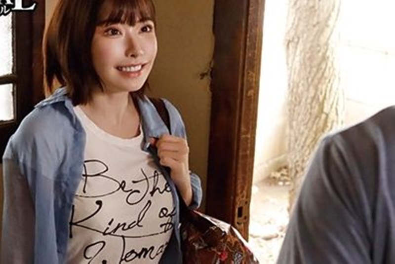 【深田えいみ】『みなさん、気持ちよくなろうね』この美人を男たちでシェアできる！咥えてくれるし、イカセてくれる