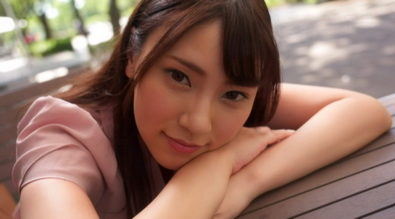 "エッチになると人が変わるね"とよく言われるアパレル店員のあきちゃん・相当な淫乱本性を隠し持ったスレンダー美女