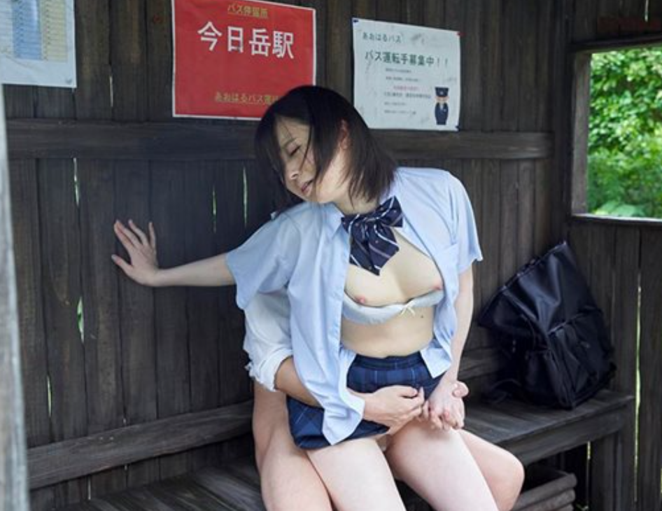 <女子高生>温泉・花火・雨宿り…エッチな青春が止まらないｗその日だけは何度イっても終わらなかった■佐藤ちか