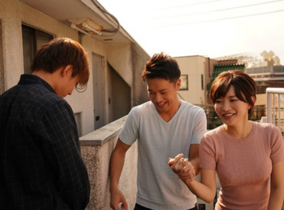 【人妻】隣に住んでいる人妻とイケナイ関係に・・家庭教師をしているときと全く別の顔に勃起が止まらなくなる！＜里美ゆりあ＞