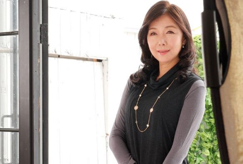 【シン熟女】『いつも妄想しながらオナニーします』六十路が、ここまで来た！このエロさ、おばさんの色気を堪能