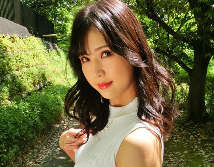 【おばさん】寂しさに耐えかね応募してきた元モデルの奥様が、初対面の他人棒で快感を刻まれ連続エロ行為！■水河真帆