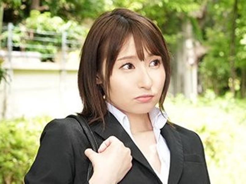 【出張NTR】『ダメ…でも止まらない…』部屋も体もひとつに重なり合って…朝まで上司の中に何度も射し込んだ夜■岸えま
