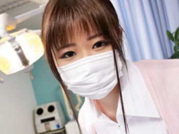 【歯科衛生士】「ここで出しちゃダメですよ…♡」マスク越しにこっそり射精サービス！巨乳を押し当てられ我慢不能■ほむら優音