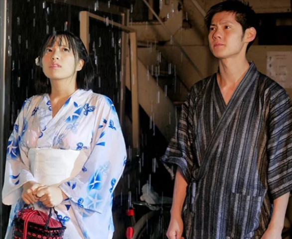 【夏祭りNTR】友人とはぐれ２人きり！「濡れたままじゃ風邪ひいちゃうよ」浴衣を脱いだ同級生の裸ですが…■根尾あかり