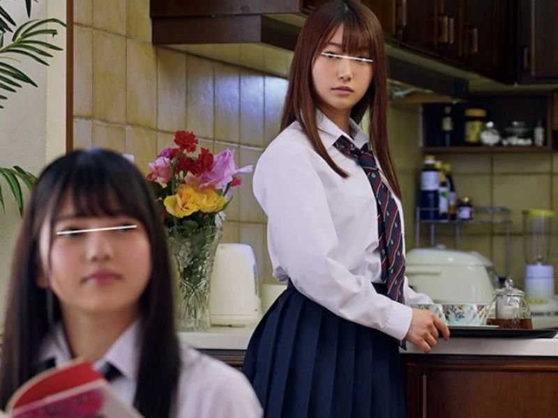 【レズビアン女子校生】”私はお嬢様、下級生の憧れの的なの”女しかいない花園でお調子にのる美少女ですが…