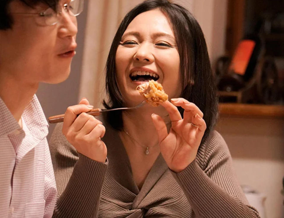 【詐欺られる人妻】”本当に童貞なの…？”女性経験が皆無の男性に優しくされてその気になってしまう奥様ですが...■綾瀬麻衣子