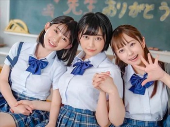 『わたし達女子校生！仲良し3人組！』仲が良いのは表面だけで、巨根の新米教師をみんなで争奪しあうスケベっぷり！