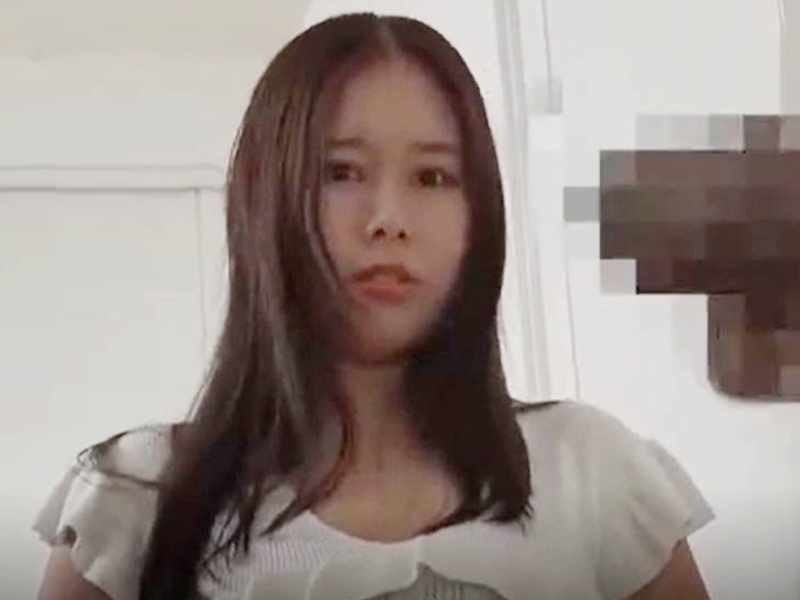 【旦那の連れ子】「夫より大きい...！」再婚相手の息子がデカチンで…興味は若い男の方に向いてしまったスケベな奥様