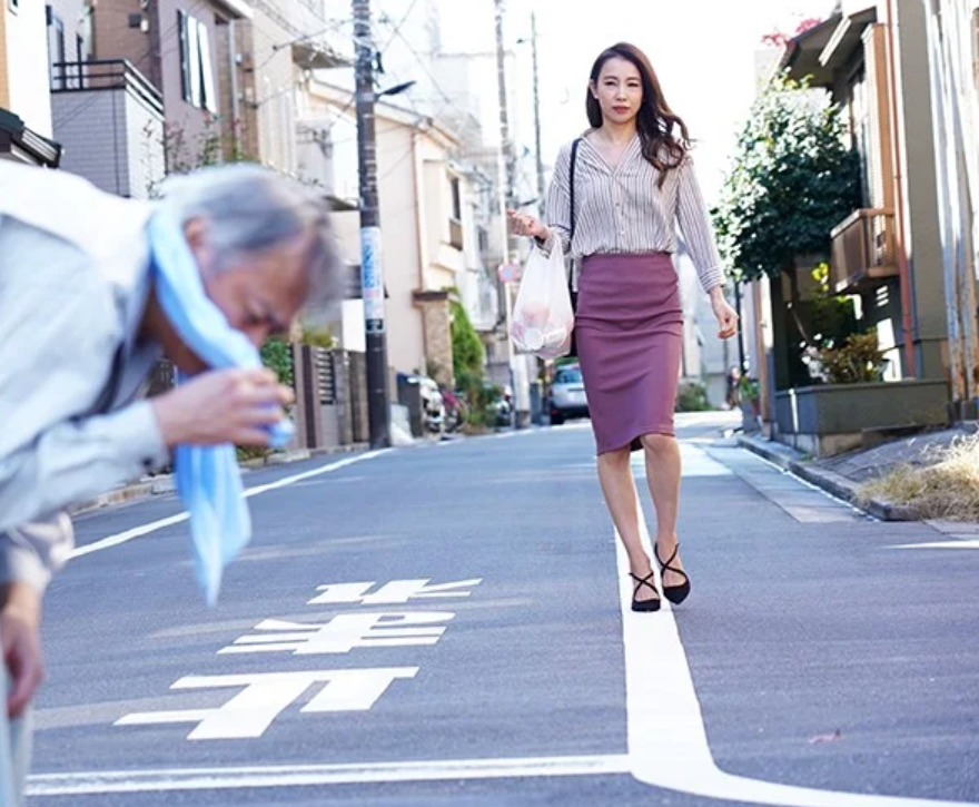 【人妻不倫】冴えない中年男と清純可憐な美人妻…不釣り合いな二人が運命に導かれ純愛背徳に溺れる逢瀬■佐野栞