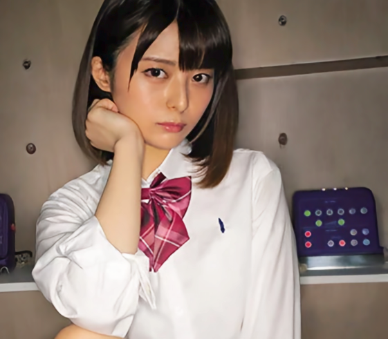 【女子校生】「アイツは俺の生徒...？」大人のエロい集いに行ったら何と狙っているスレンダーロリ顔の少女がいたｗ月乃ルナ