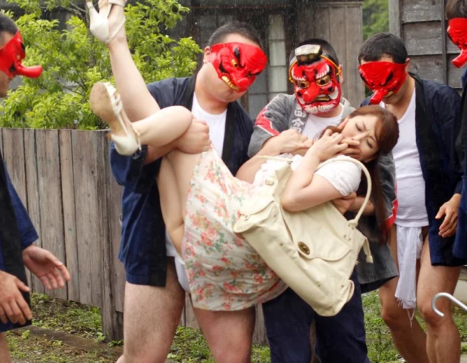 【祭りの生贄妻】「何？この変な祭り？」都会から来た人妻が村の祝祭に誘われｗ淫らな慣習に魅せられ自ら快楽を求める■翔田千里