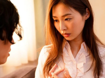 【女教師】「センセイ、家のことで相談が…」”いいわよ、いらっしゃい”エロスレンダー美乳美人が生徒を招き入れ…夏目彩春