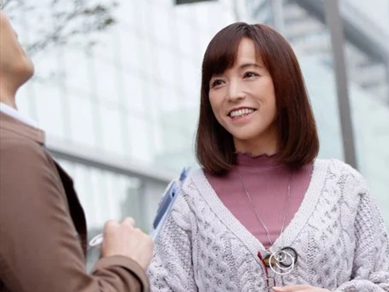 【熟女ナンパ】『こんなオバサンでいいんですか？♡』エロデカ尻な美人主婦に声かけラブホ連れ込みスケベ行為！