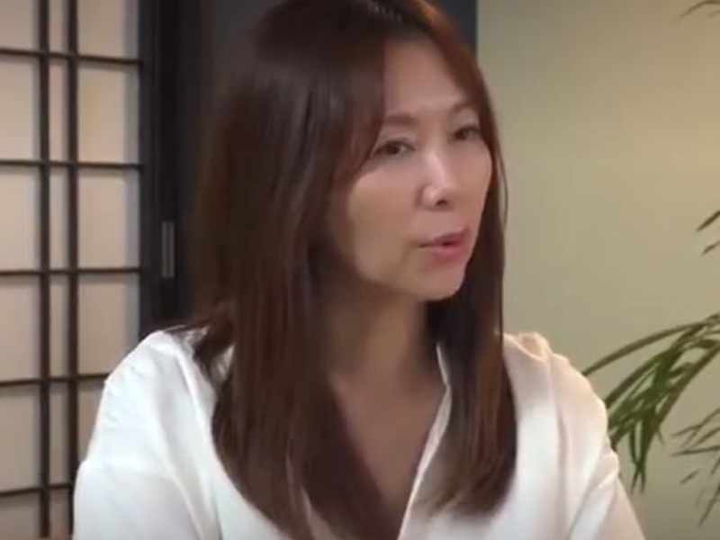 【熟女ナンパ】"貴方の裸体を確認させてくださいｗ"妖艶な巨尻のエロおばさん素人主婦が声をかけられ電マで「あーん♡」