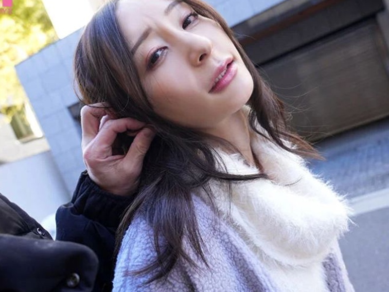 【人妻】『私はドM女…痛くされて感じてしまう…』貧乳スレンダーエロ美人主婦が強制イラマチオで悶絶絶叫！