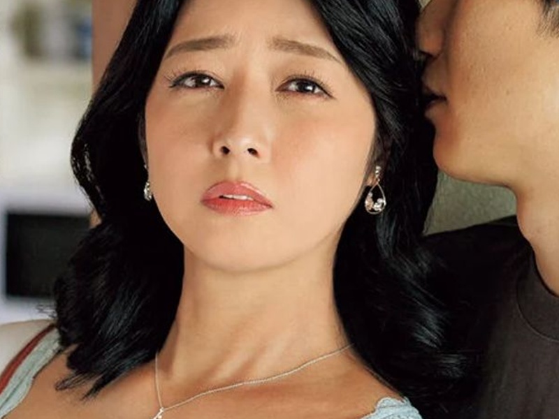 【嫁の母親】「お父さんより熱くて硬いわ…♡」エロ巨尻なおばさん主婦が娘の亭主を誘惑し近親相姦中出しセックス！