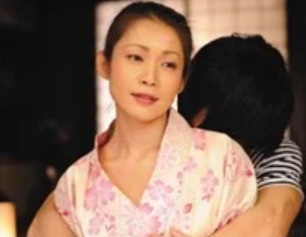 【叔母と過ごした夏休み】「恥ずかしいわ、私…」エロスレンダーデカ尻おばさん主婦が甥と行う近親相姦セックス！友田真希