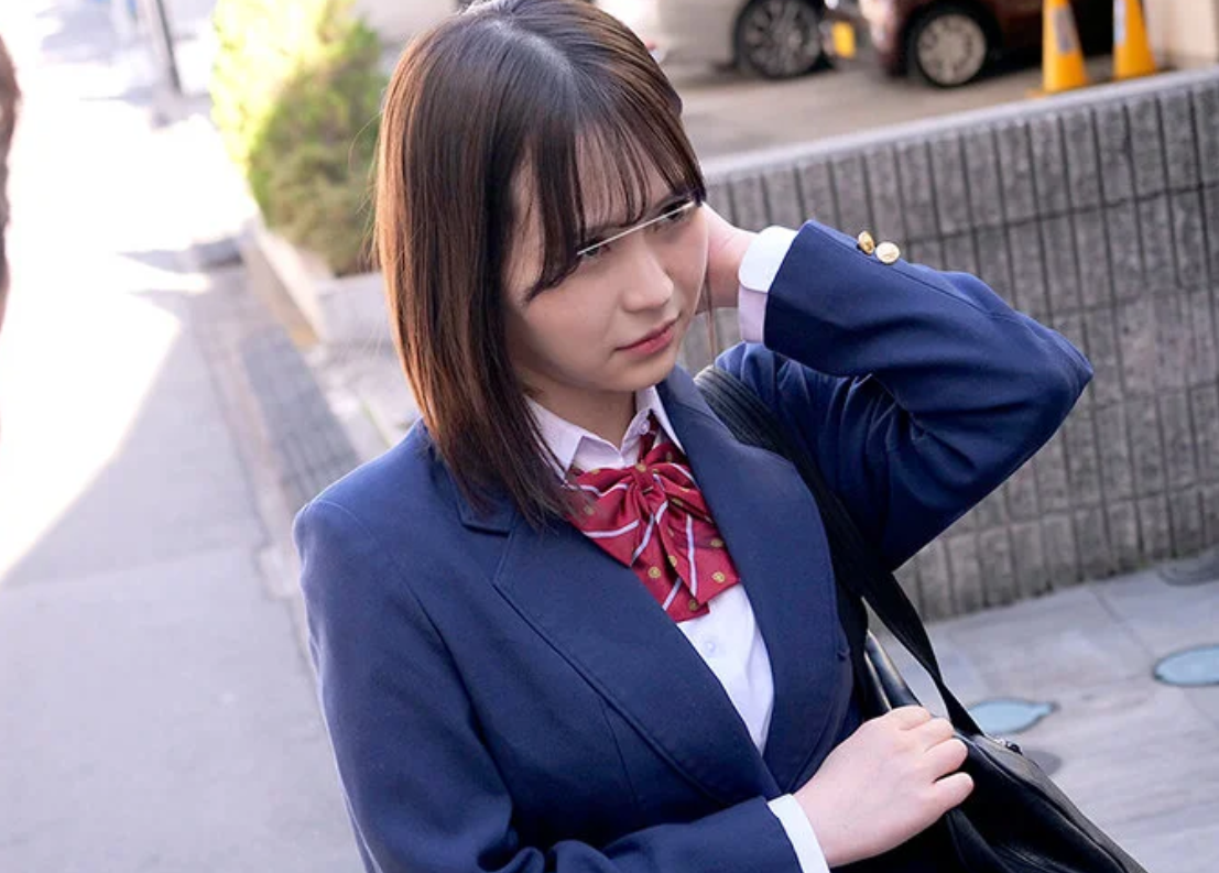 【女子校生レイプ】「静かにしろ！」制服姿のスレンダーエロ美乳なロリ美少女JKが部屋で襲われパイパンマ●コに中出しされる