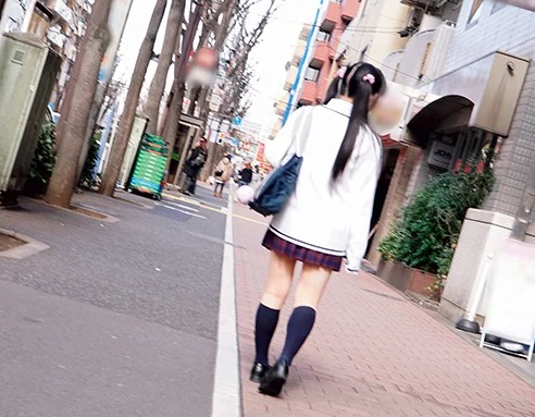 【女子高生レイプ】「あのミニスカの中を犯したい...！」下校途中のスレンダーエロロリ体型な美少女JKが自宅で犯される！