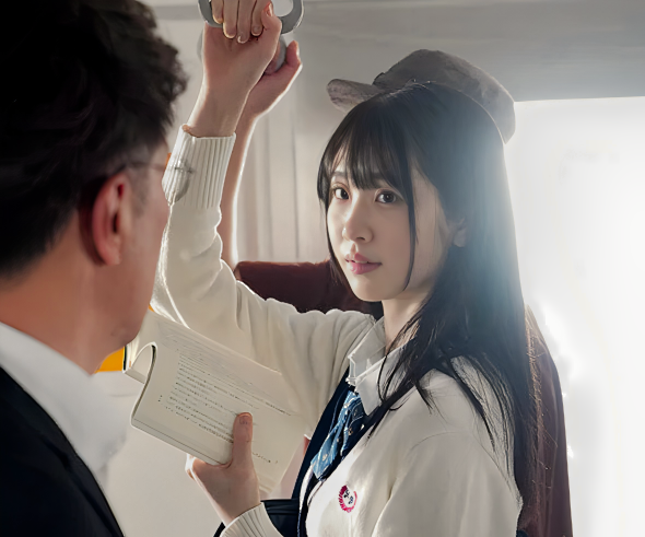 【電車痴漢】「やだ…また触られてる…！」通学途中に先生に痴漢から助けてもらう制服姿のエロロリ美少女JIですが…白上咲花