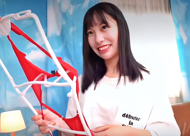 【素人女子大生】「コレを着れば…賞金もらえるんですね？」道行くエロ美乳な美少女JDに声かけエッチなビキニを着けてもらいます