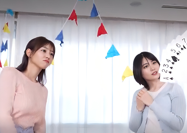 【野球拳】「勝ったら賞金ですって♡」女子大学生のお姉さん二人が、負けたらハメられるスケベゲームに挑戦しますが…