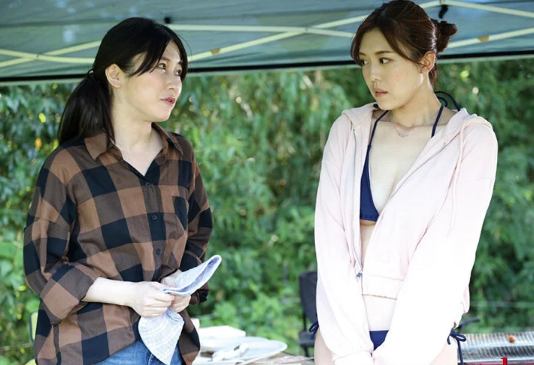 【愛妻交換】「旦那とケンカしちゃって…」仲裁のために相手を交換して性行為をしようと持ち掛けられるエロ美人な熟妻