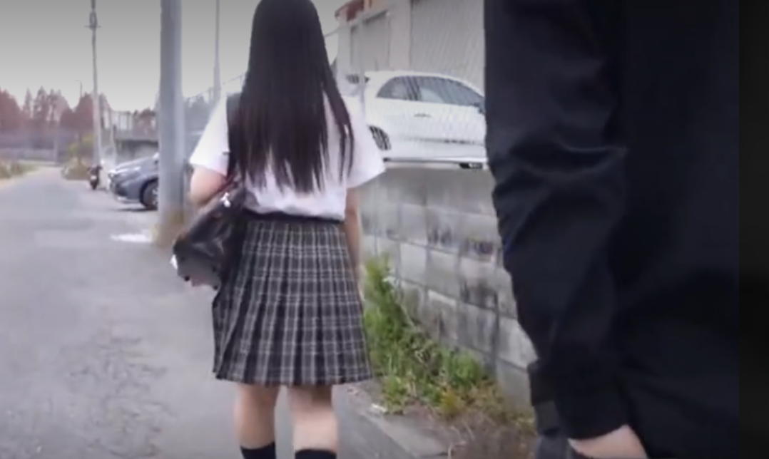 【女子高生レイプ】「あの女イッちゃいますかｗ」登校途中のエロロリ美少女JKが男に連れ去られて犯される！皆月ひかる
