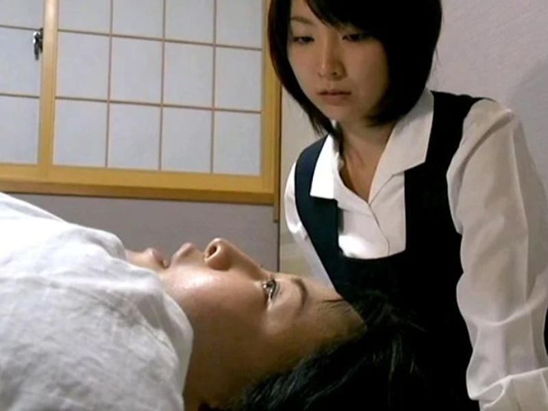 【ヘンリー塚本】「え...あのハゲ親父とヤるの...？」病で寝込む母、学生服の娘が家に来た中年オヤジの巨根に欲情し…