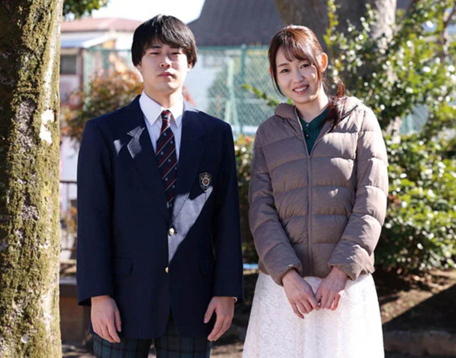 【ながえスタイル】~熟母~「母ちゃんのスケベな姿…まだ覚えてるんだ…！」大家とセックスしているのを見て興奮した息子が…