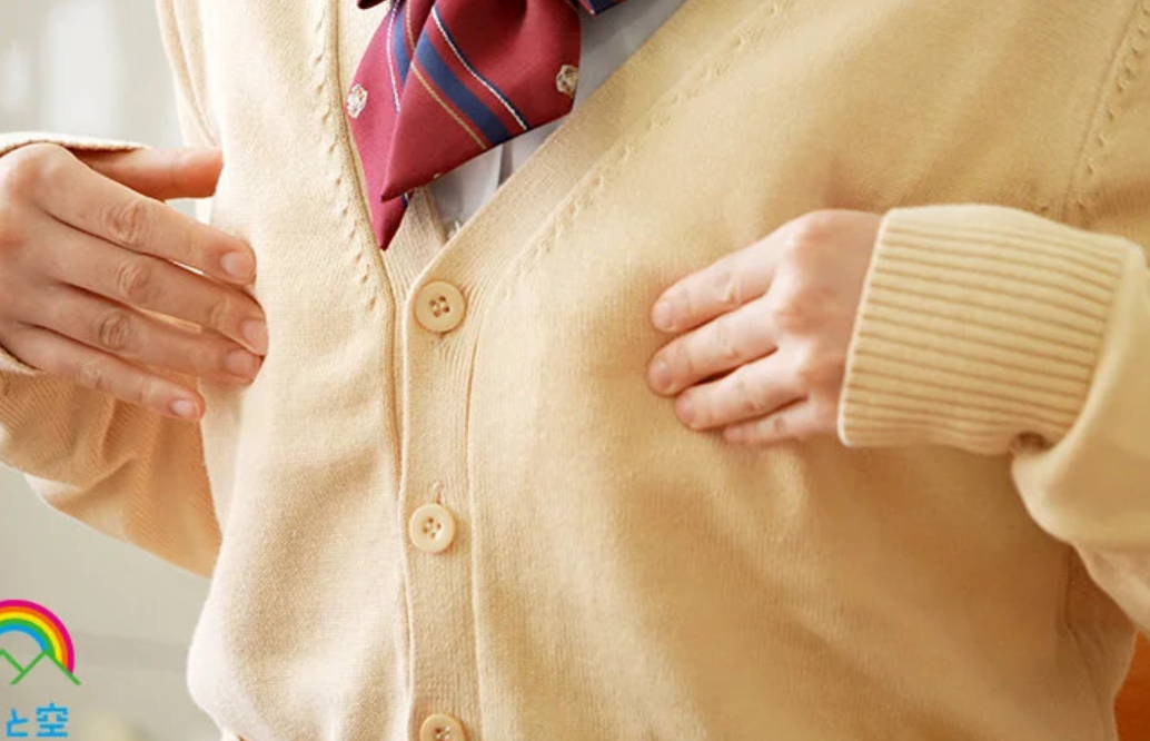 【女子校生】「誰も見てないよね...？」制服姿のエロロリ貧乳美少女JKがオナニーしていると…事務員に見つかり犯されちゃう