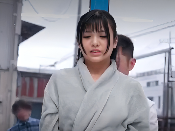 【人妻・MM号】「産後の体系崩れをマッサージで直しませんか？」エロ美乳な美人素人主婦が声をかけられスケベ車に乗りますが…