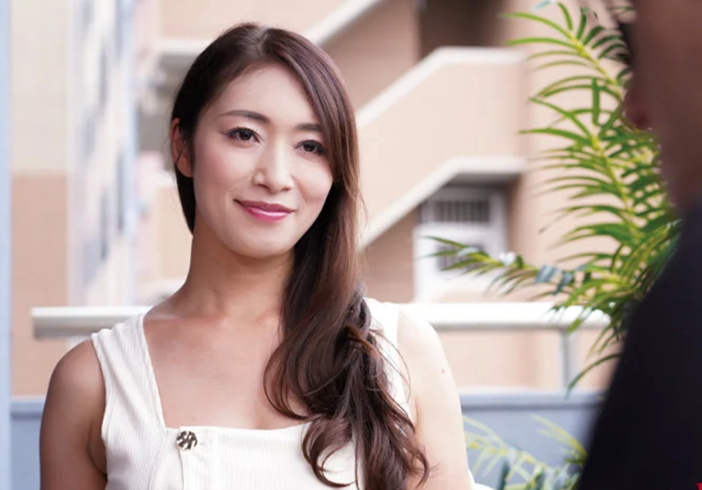 【ながえスタイル】~熟女不倫~「ムラムラが止まらなくて…」団地に住むエロ美乳なおばさん主婦がオナニーをしていると…