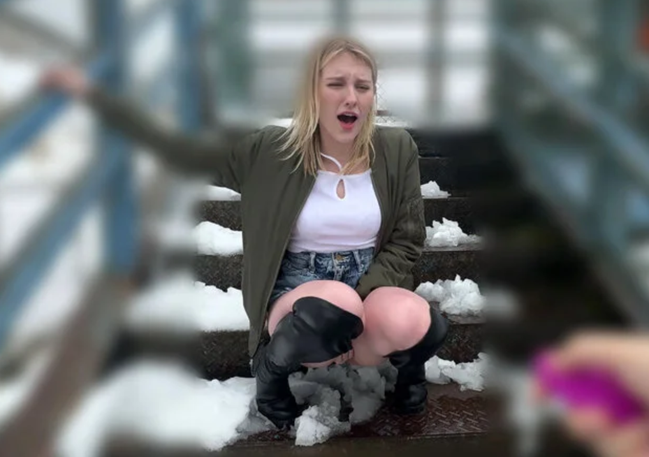 【リモバイお散歩】「ニホンのおもちゃすごくいいネ...♡」海外のパツキン美人がバイブで嬲られて街中でイッちゃう！♡