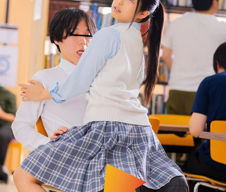 【声ガマン女子校生】「声出したらバレちゃうよ！」制服姿の真面目風エロ美乳美少女JKが図書室でスケベな不順異性交遊！