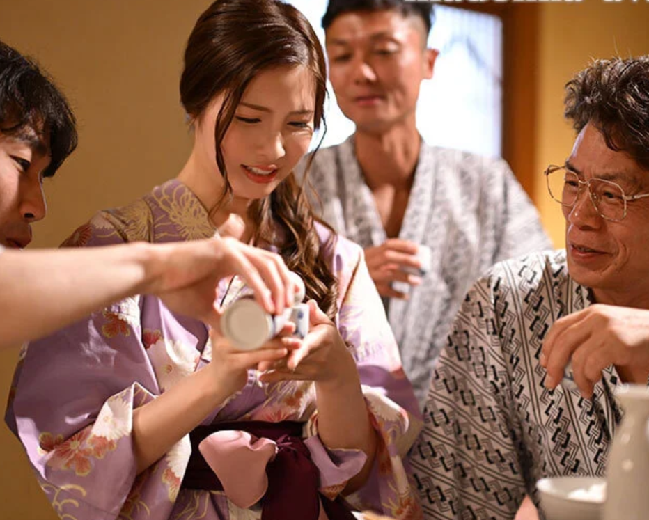 【人妻レイプ】「こんな会社に入らなければ...」スケベな社員旅行で犯されてしまうスレンダーエロ美乳なおばさん主婦