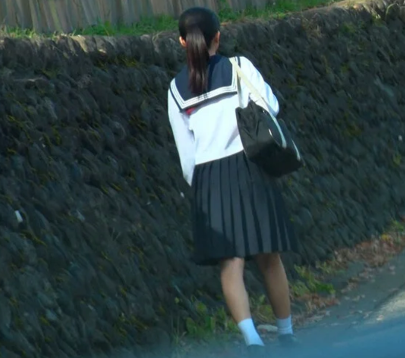 【女子高生レイプ】「次はあの女いきましょうｗ」帰宅中の美少女女子校生が車で連れ去られて無理矢理犯されちゃう！